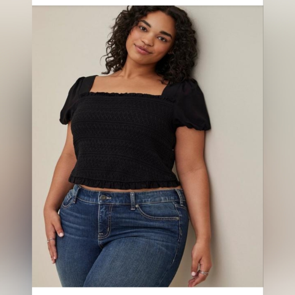 Size 4X NWT CHALLIS SMOCKED PUFF SLEEVE CROP TOP